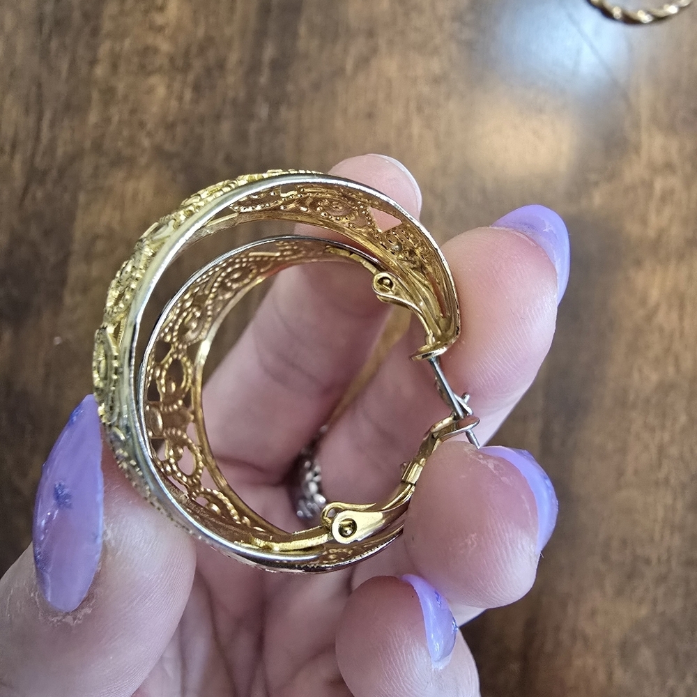 Gold Tone Mixed Hoop Earring Set Set Of 5 Hoops - Picture 5 of 8